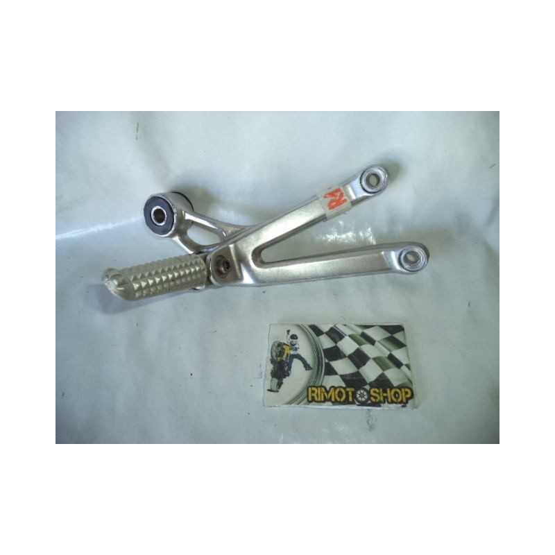 yamaha yzf r1 98 99 00 01 pedana passegero dx - Passenger's footrest yamaha yzf r1 98 99 00 01 pedana passegero dx - Passenger's footrest