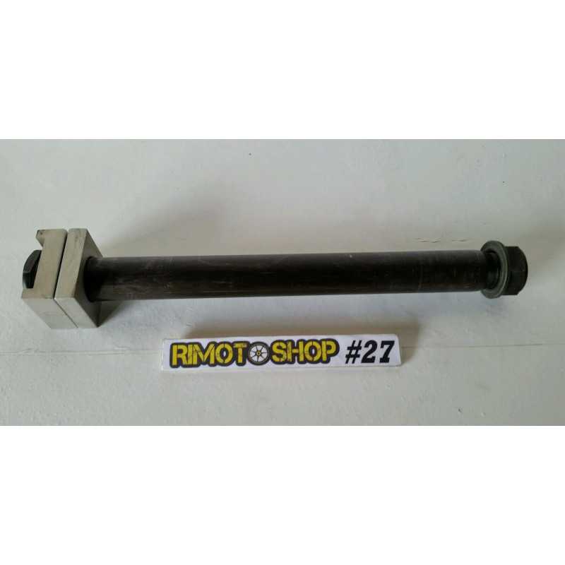 Perno ruota posteriore Yamaha yzf r6 99 / 02 rear Perno ruota posteriore Yamaha yzf r6 99 / 02 rear