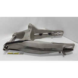 08 2010 APRILIA DORSODURO 750 swingarm